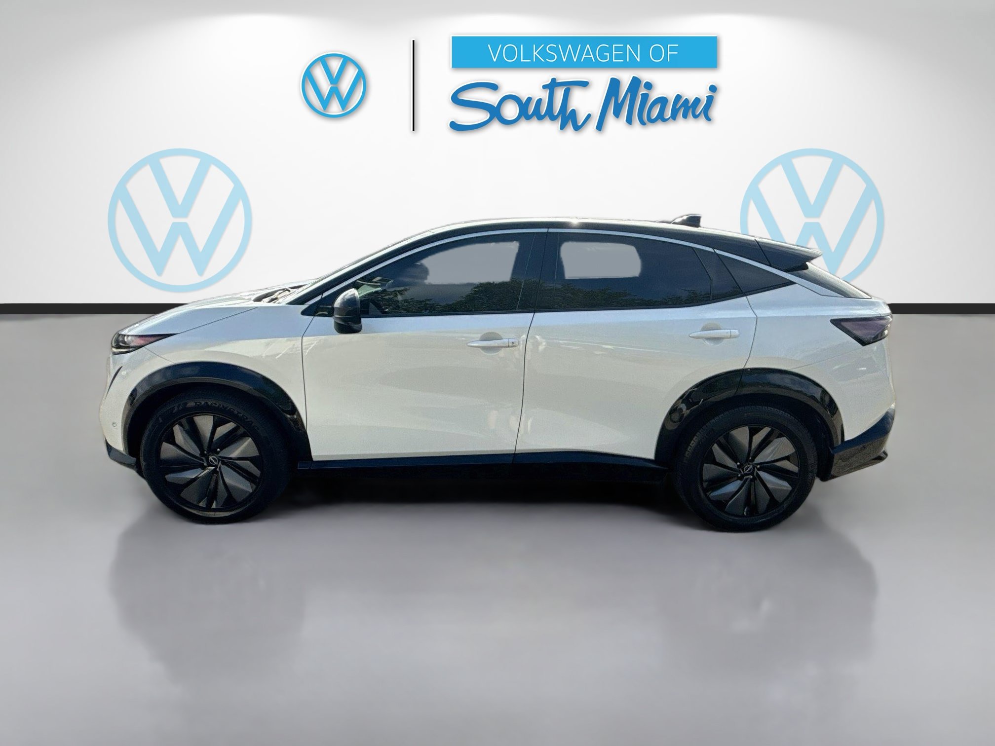 Used 2023 Nissan Ariya FWD image 4