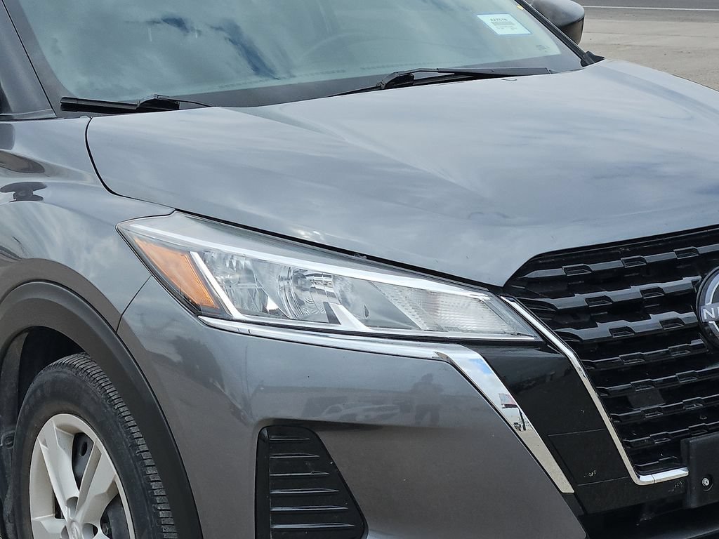 Used 2024 Nissan Kicks S FWD image 8