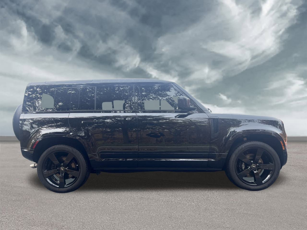 Used 2024 Land Rover Defender 110 V8 image 6