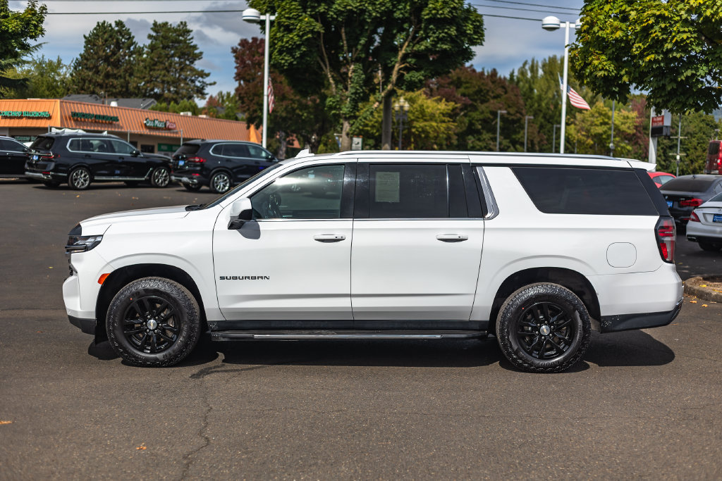 Used 2022 Chevrolet Suburban LS AWD/4WD image 10