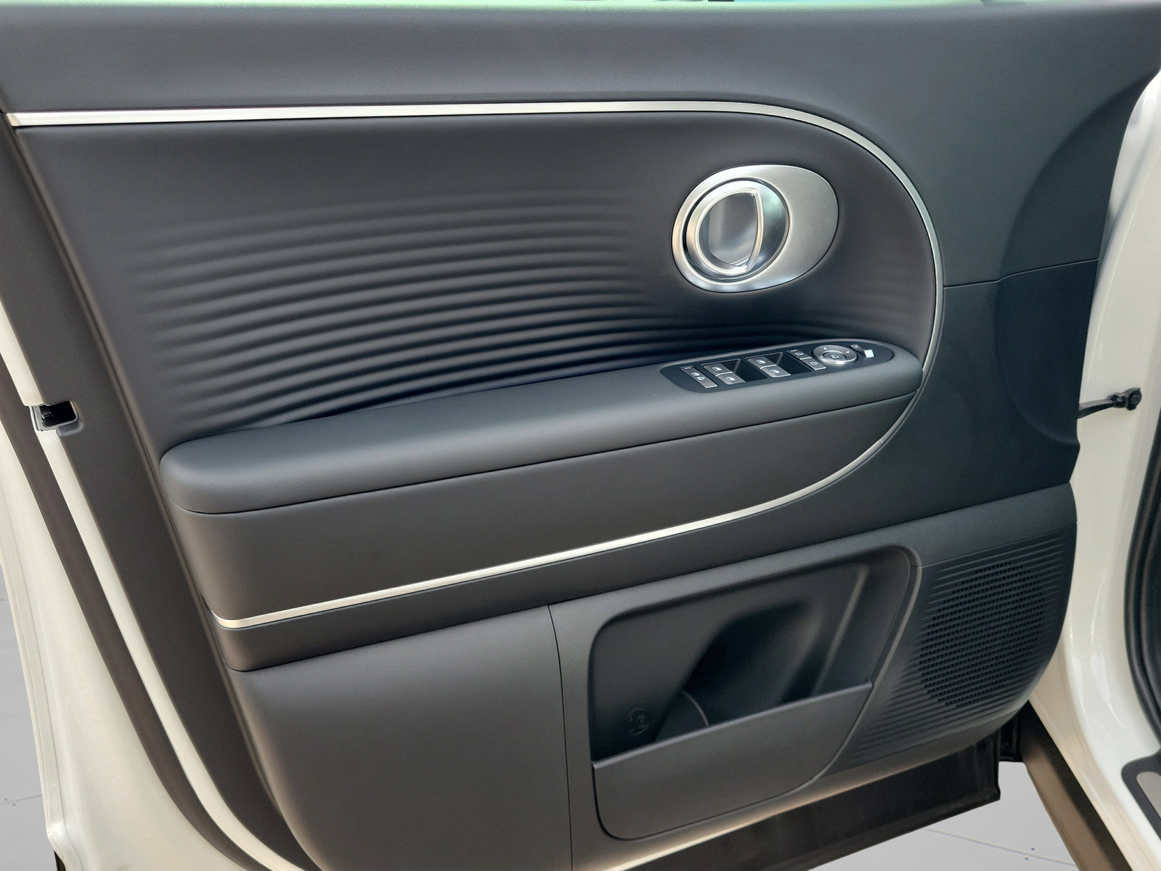 New 2026 Hyundai Ioniq 9 SEL image 7