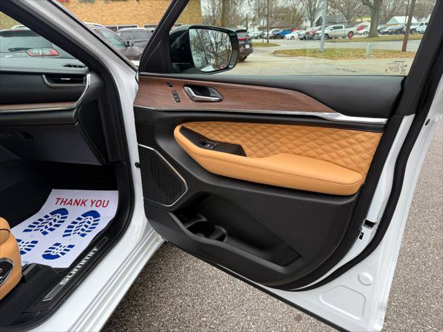 Certified 2025 Jeep Grand Cherokee Summit w/ Adv Protech Group IV image 19