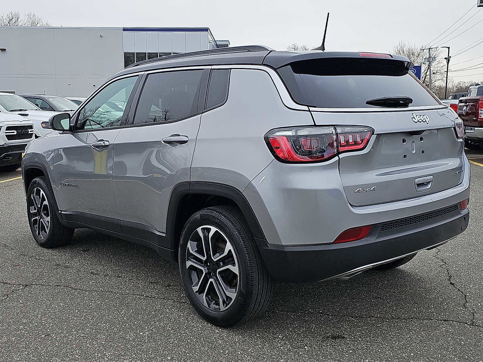 Used 2023 Jeep Compass Limited w/ Sun and Sound Group image 4