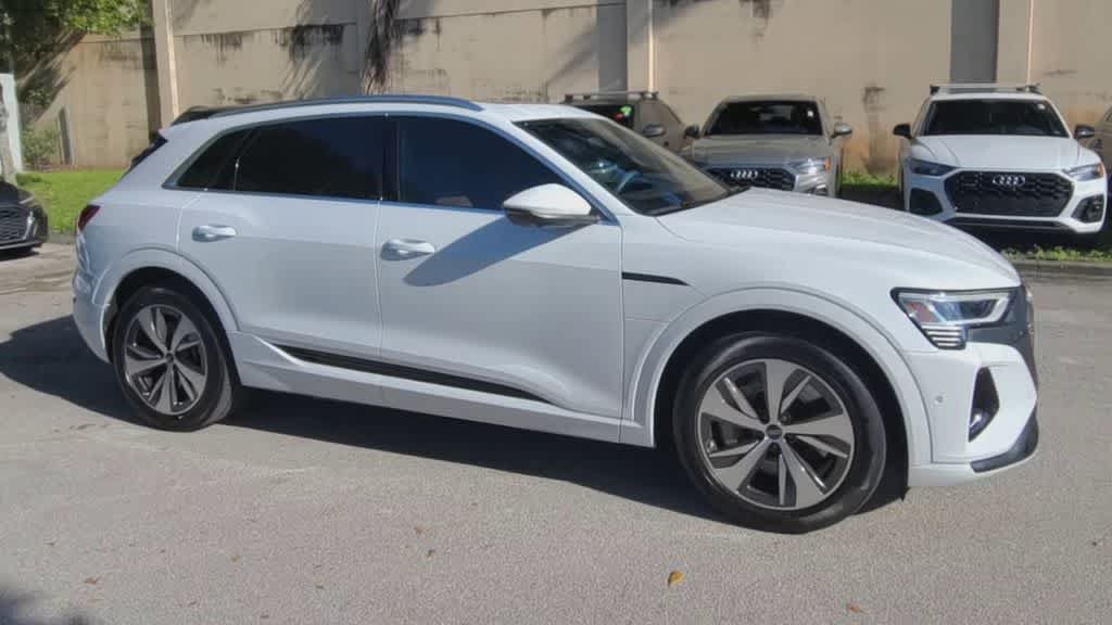 Certified 2024 Audi Q8 e-tron Premium Plus w/ Premium Plus Package AWD/4WD image 2