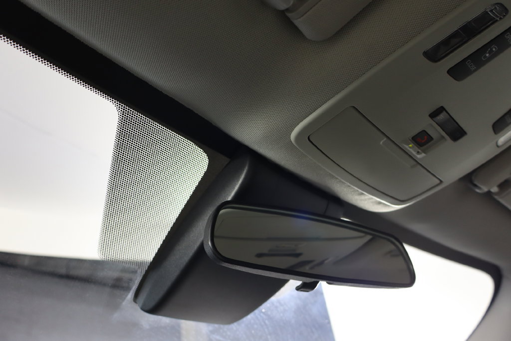 Used 2025 Toyota Sienna LE FWD image 20