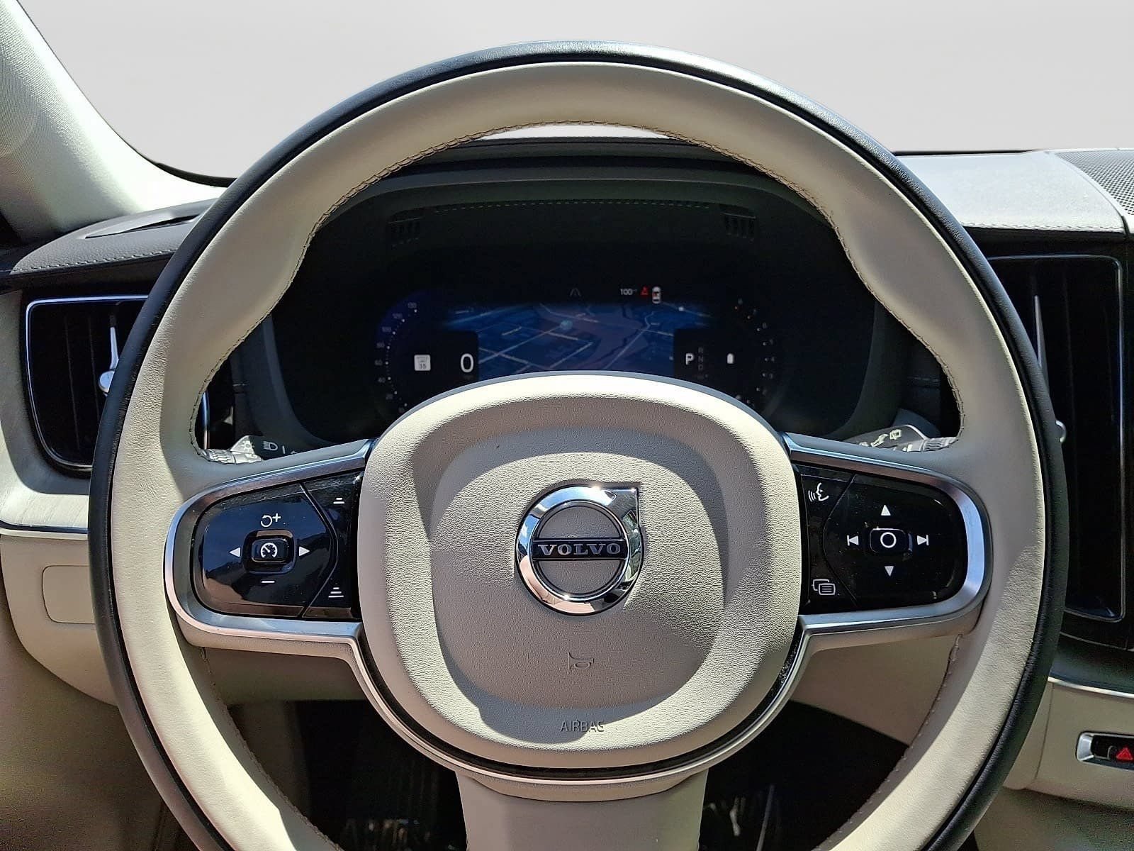 Used 2024 Volvo XC60 B5 Ultimate w/ Protection Package Premier AWD/4WD image 20