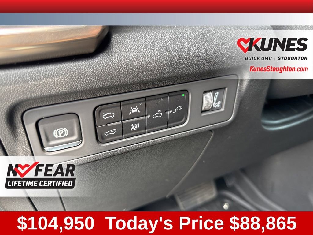 New 2025 GMC Hummer EV 2X w/ LPO, Dark Essentials Package image 22