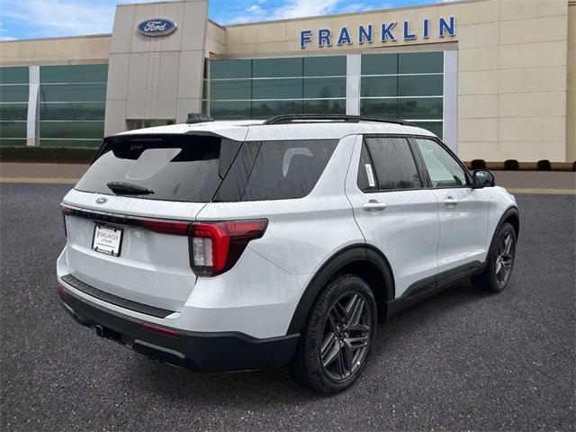 New 2026 Ford Explorer ST-Line w/ ST-Line Street Pack image 7