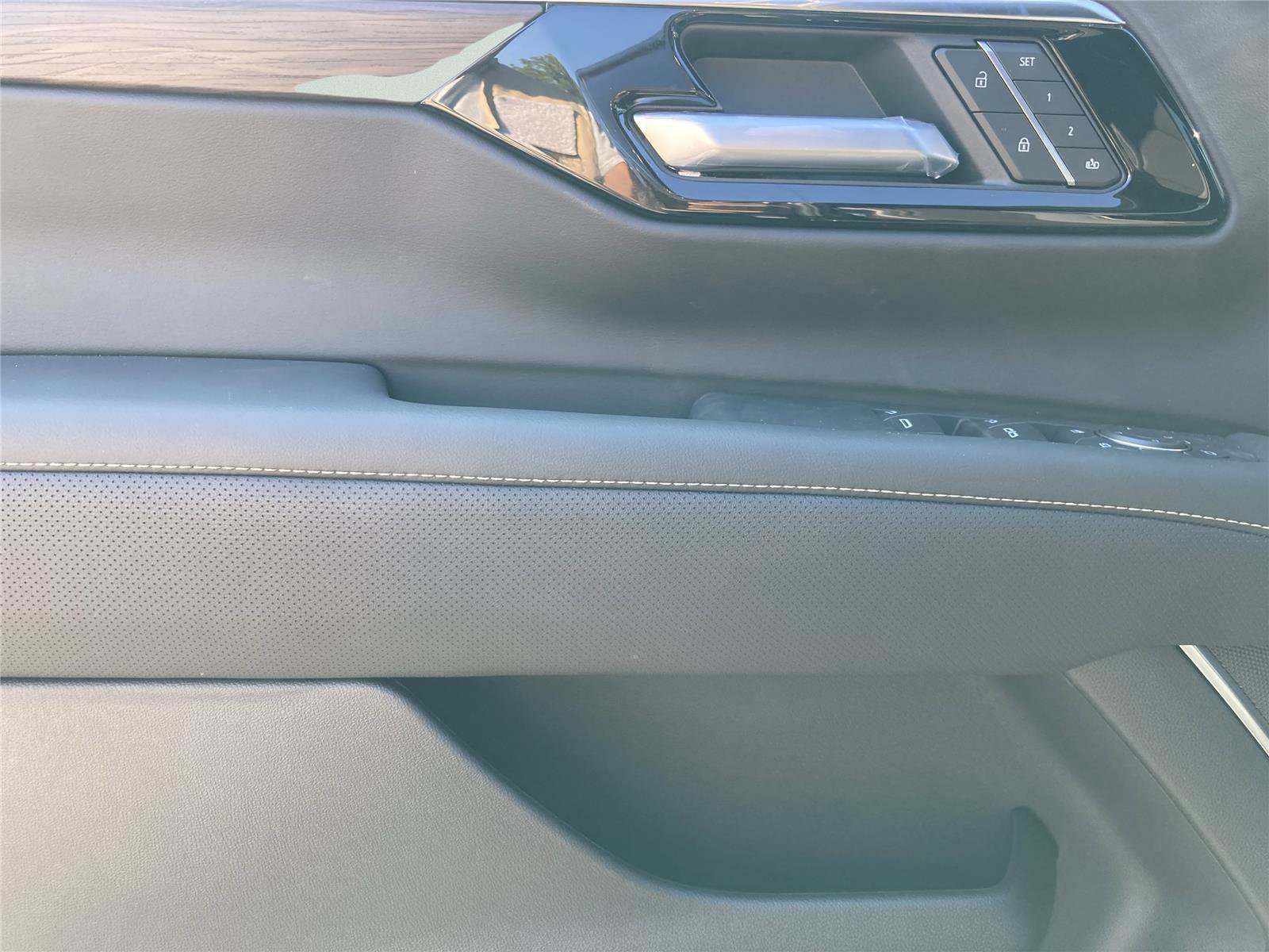 New 2026 Chevrolet Suburban Premier image 27