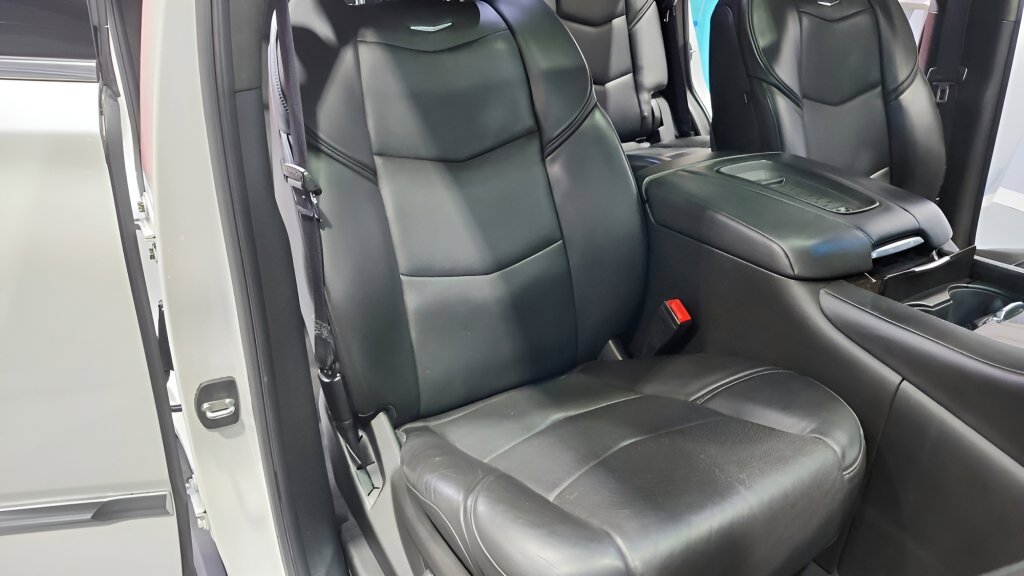 Used 2016 Cadillac Escalade Platinum image 34