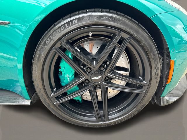 Used 2025 Aston Martin V8 Vantage Coupe RWD image 4