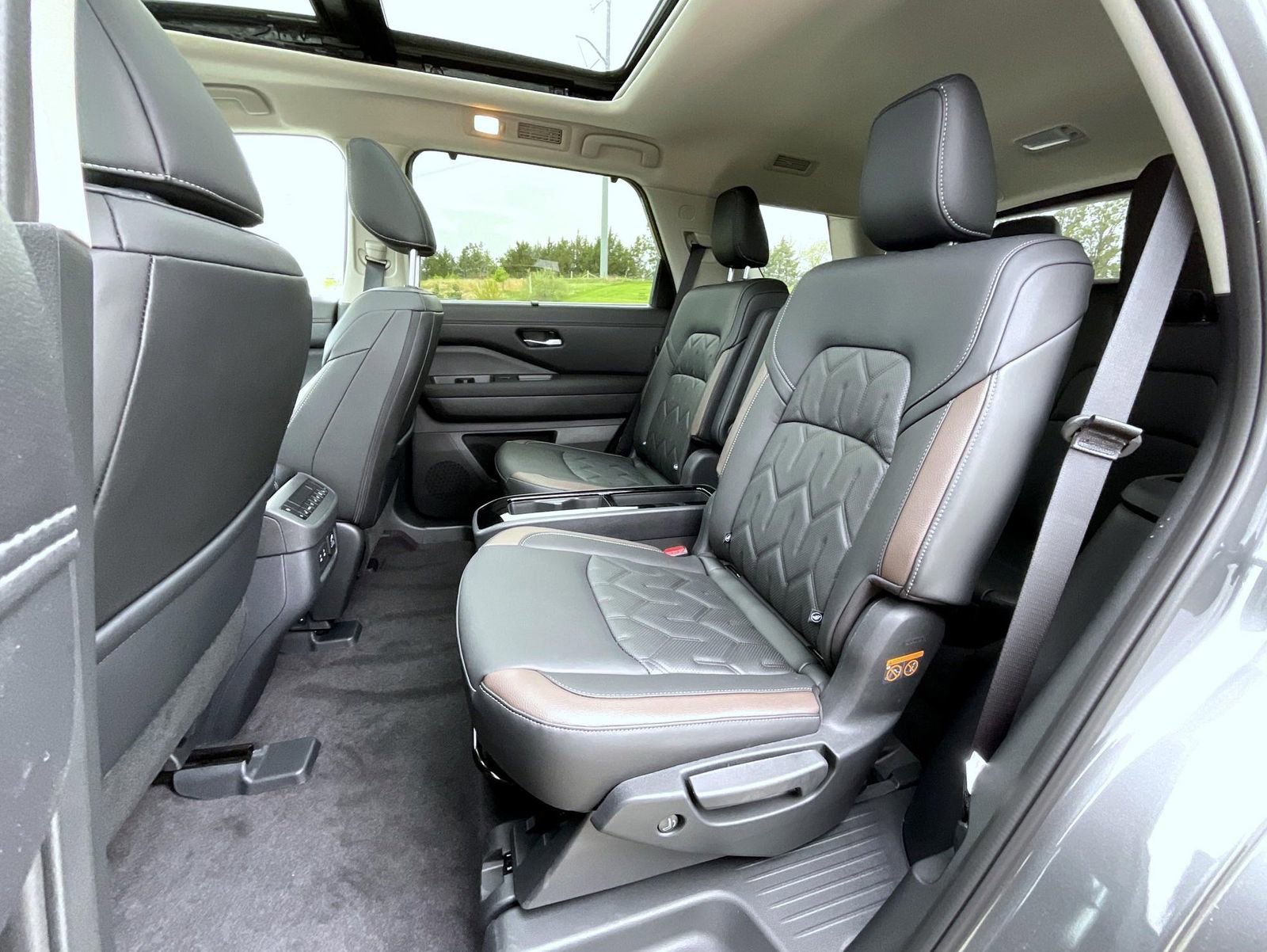 New 2026 Nissan Pathfinder Platinum AWD/4WD image 21