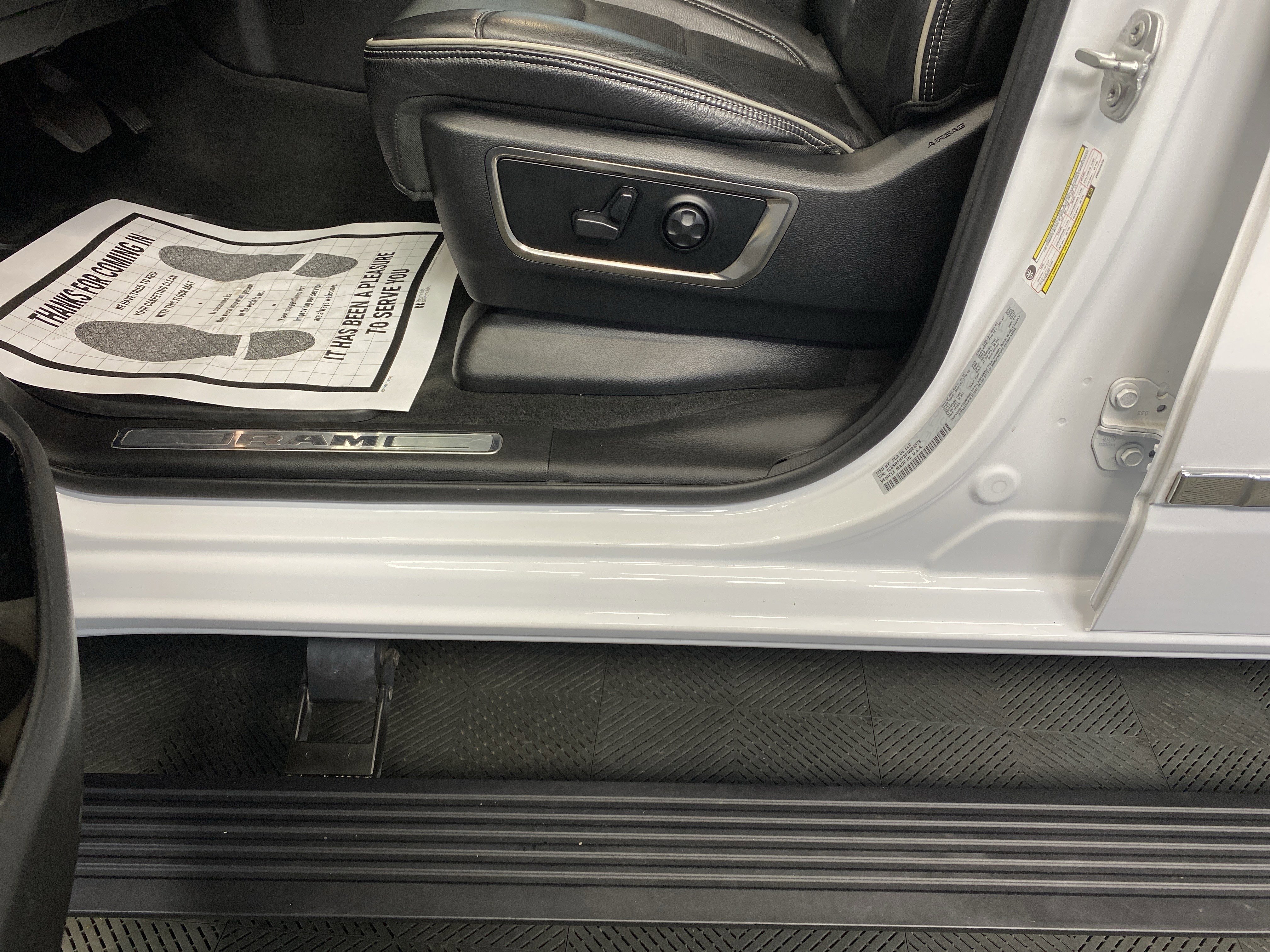 Certified 2023 RAM 1500 Limited w/ Body Color Bumper Group image 14