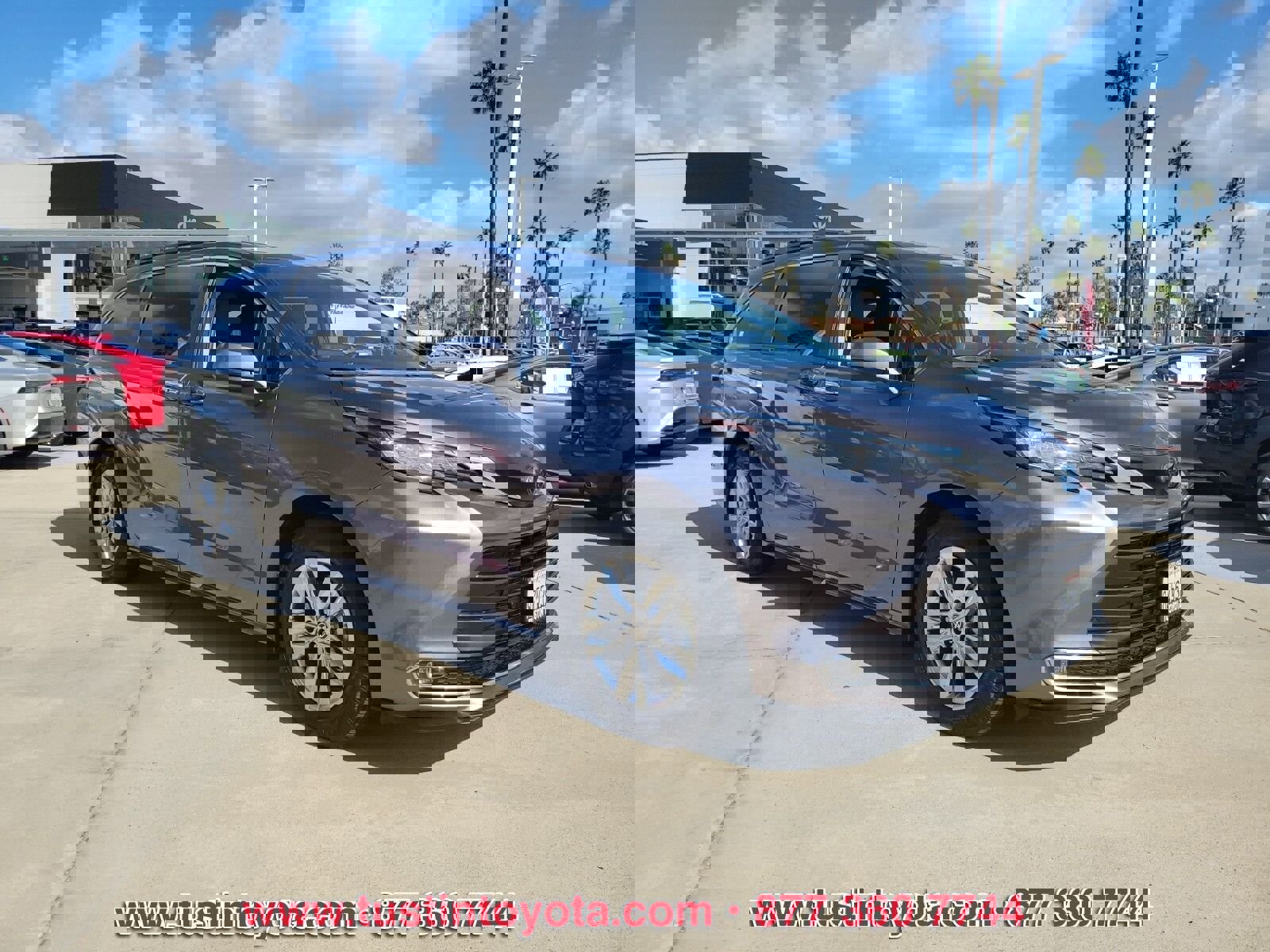 Certified 2023 Toyota Sienna XLE w/ XLE Plus Package FWD image 2