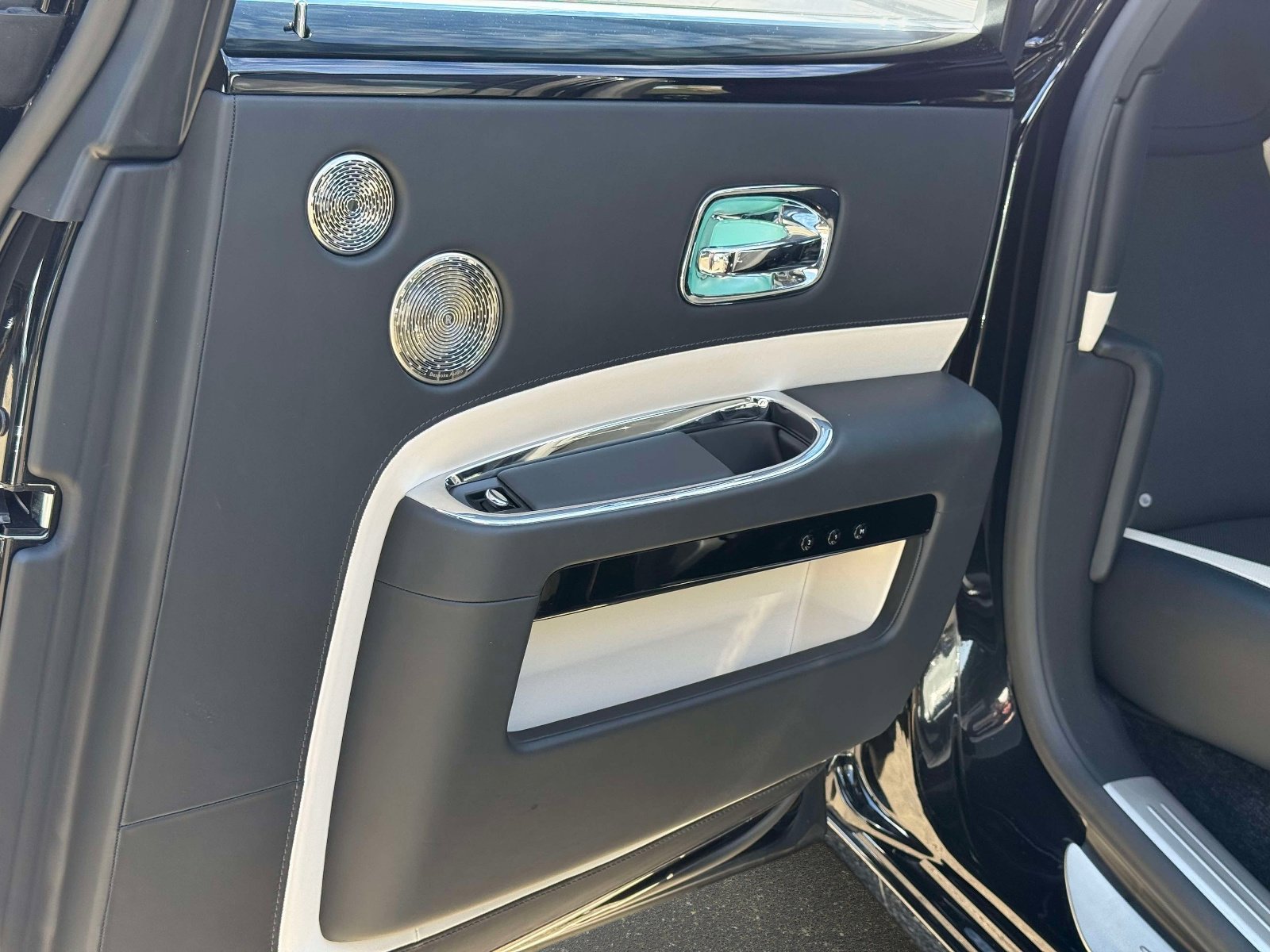 Used 2020 Rolls-Royce Ghost Black Badge image 32