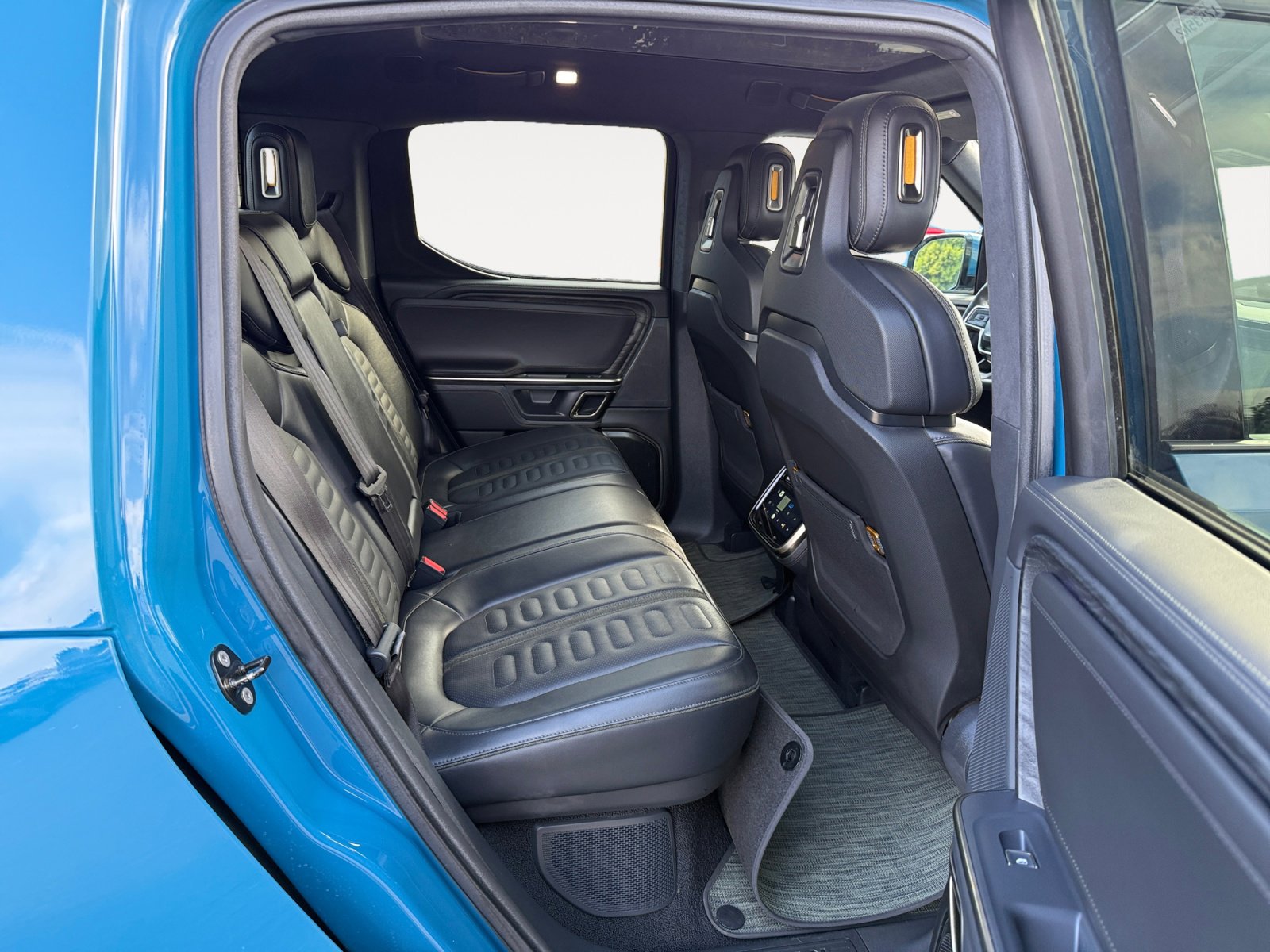 Used 2023 Rivian R1T Adventure image 18