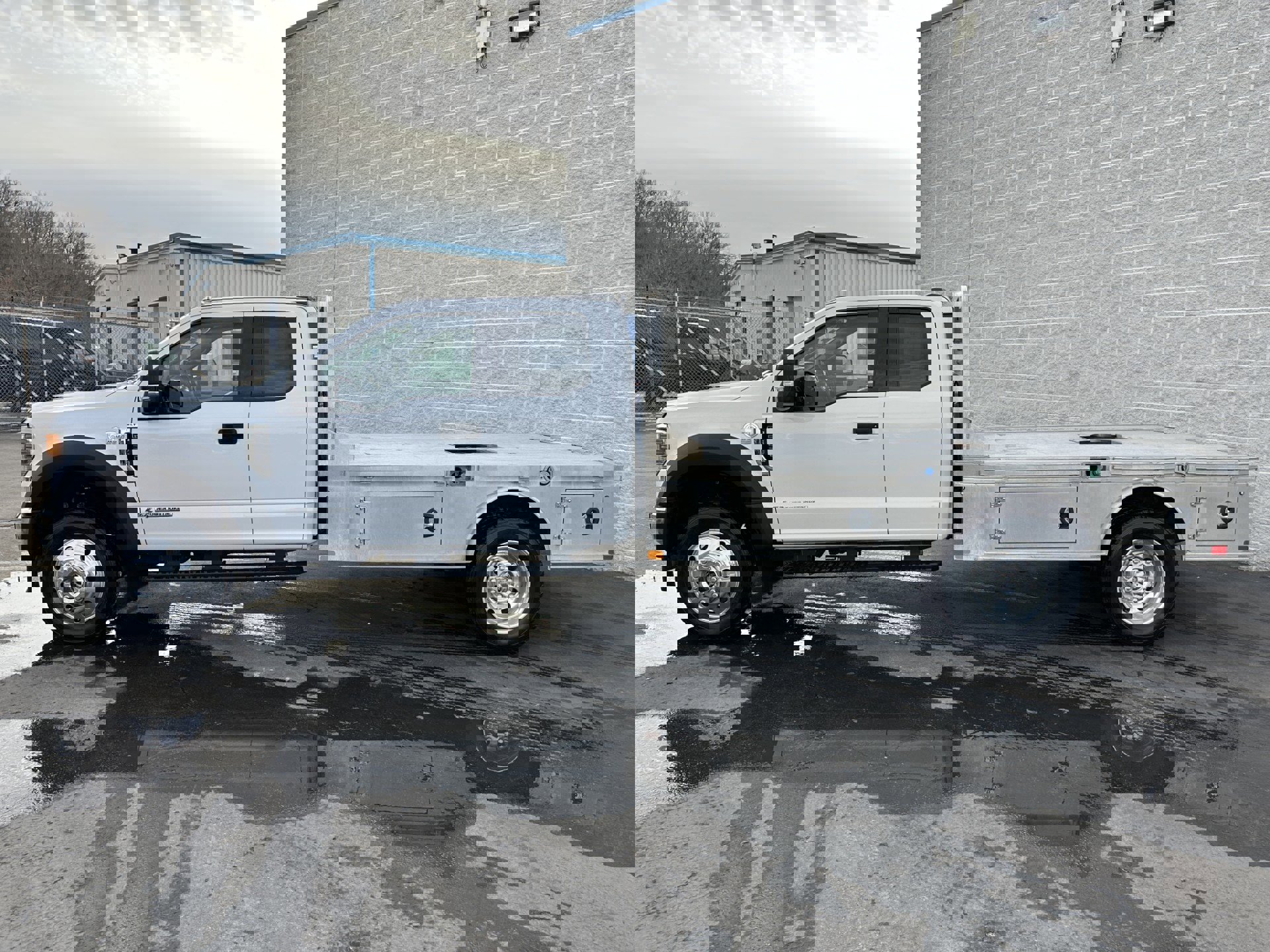 Used 2021 Ford F550 4x4 SuperCab Super Duty w/ XLT Value Package image 4