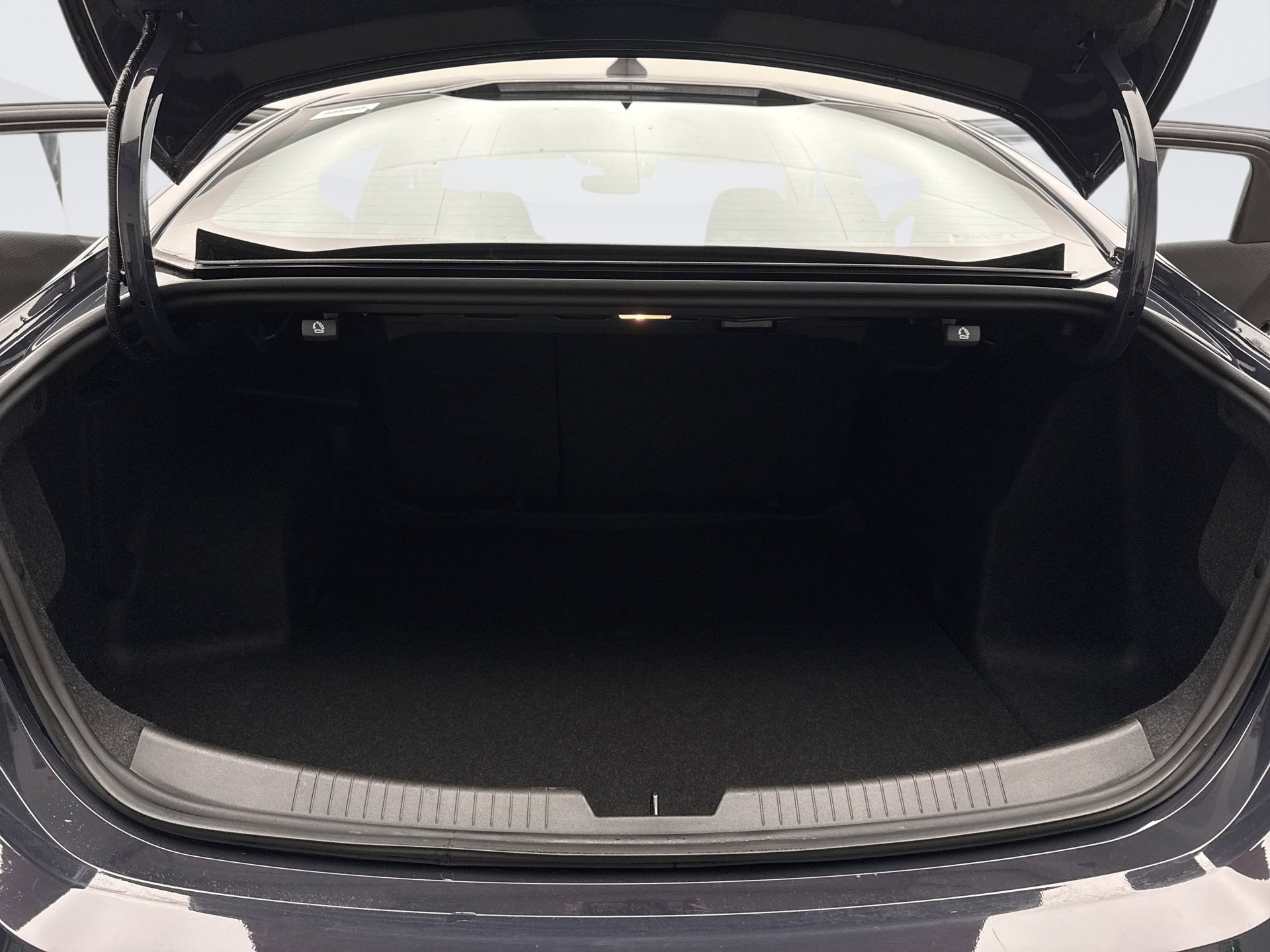 Used 2025 Chevrolet Malibu LS FWD image 20