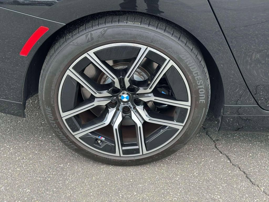 Used 2023 BMW 760i xDrive w/ Parking Assistance Package AWD/4WD image 10