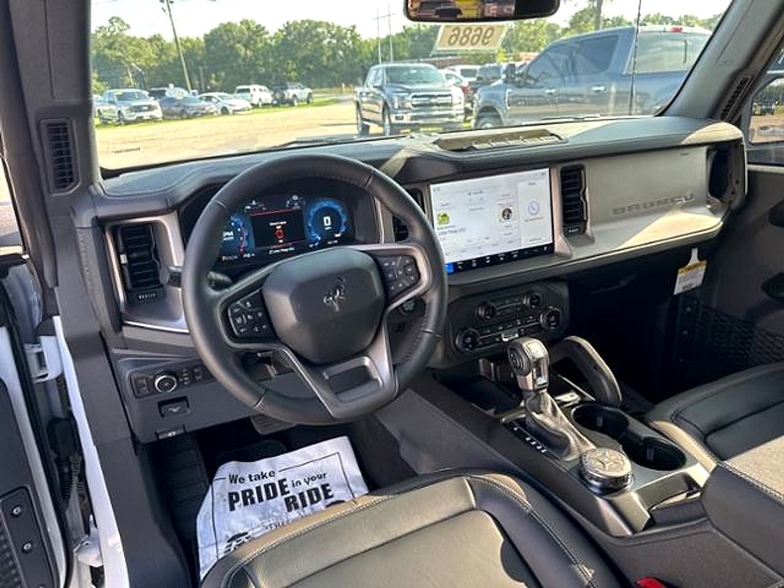 New 2025 Ford Bronco Outer Banks w/ Sasquatch Package AWD/4WD image 13