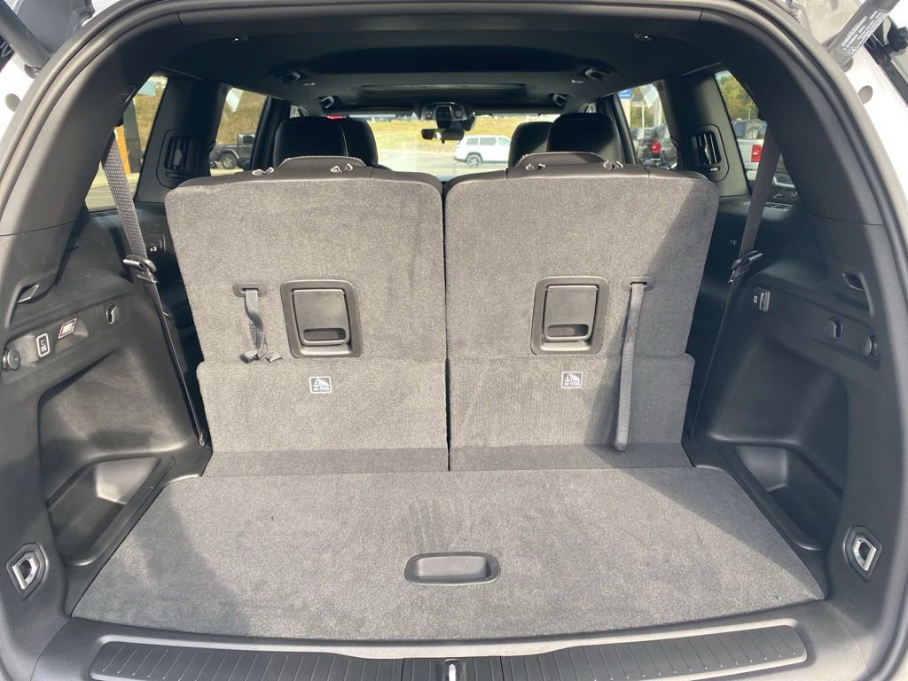 New 2025 Jeep Grand Cherokee L Altitude image 16