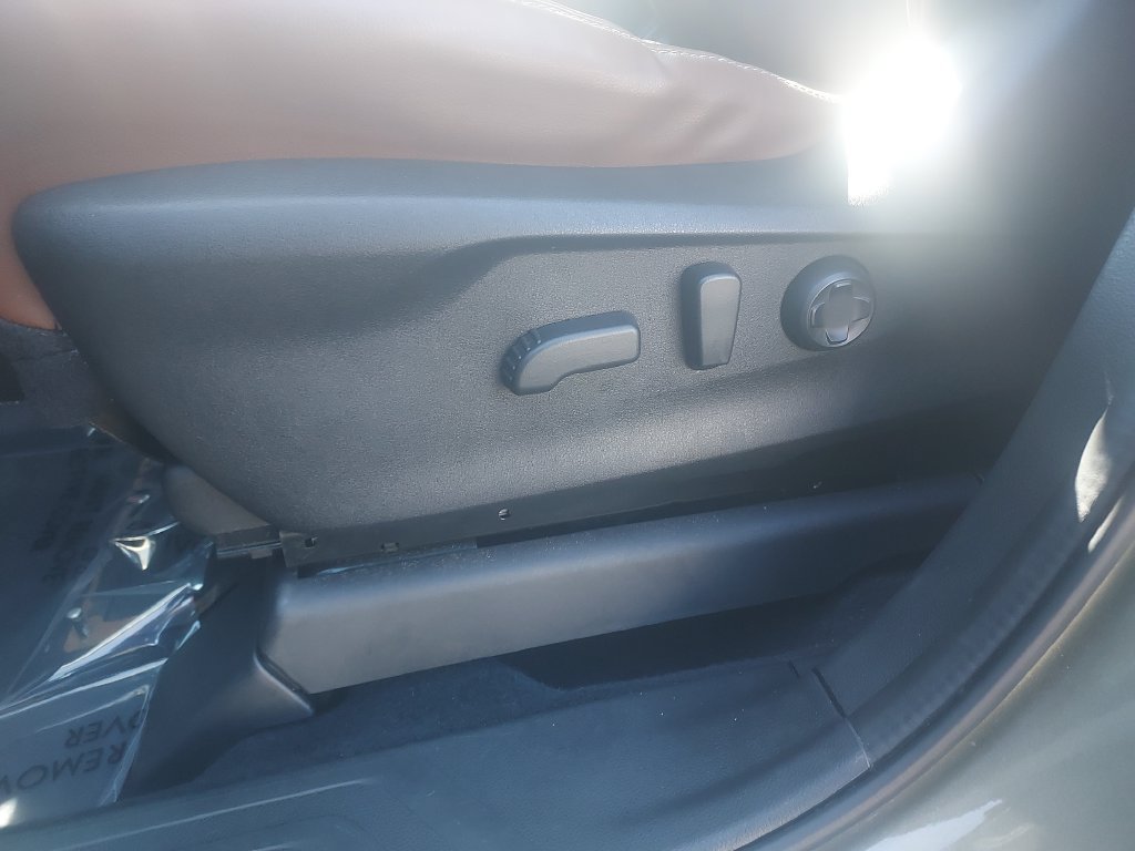 Used 2023 Subaru Ascent Touring AWD/4WD image 31