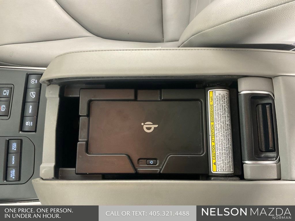 Used 2020 Toyota Highlander XLE AWD/4WD image 44