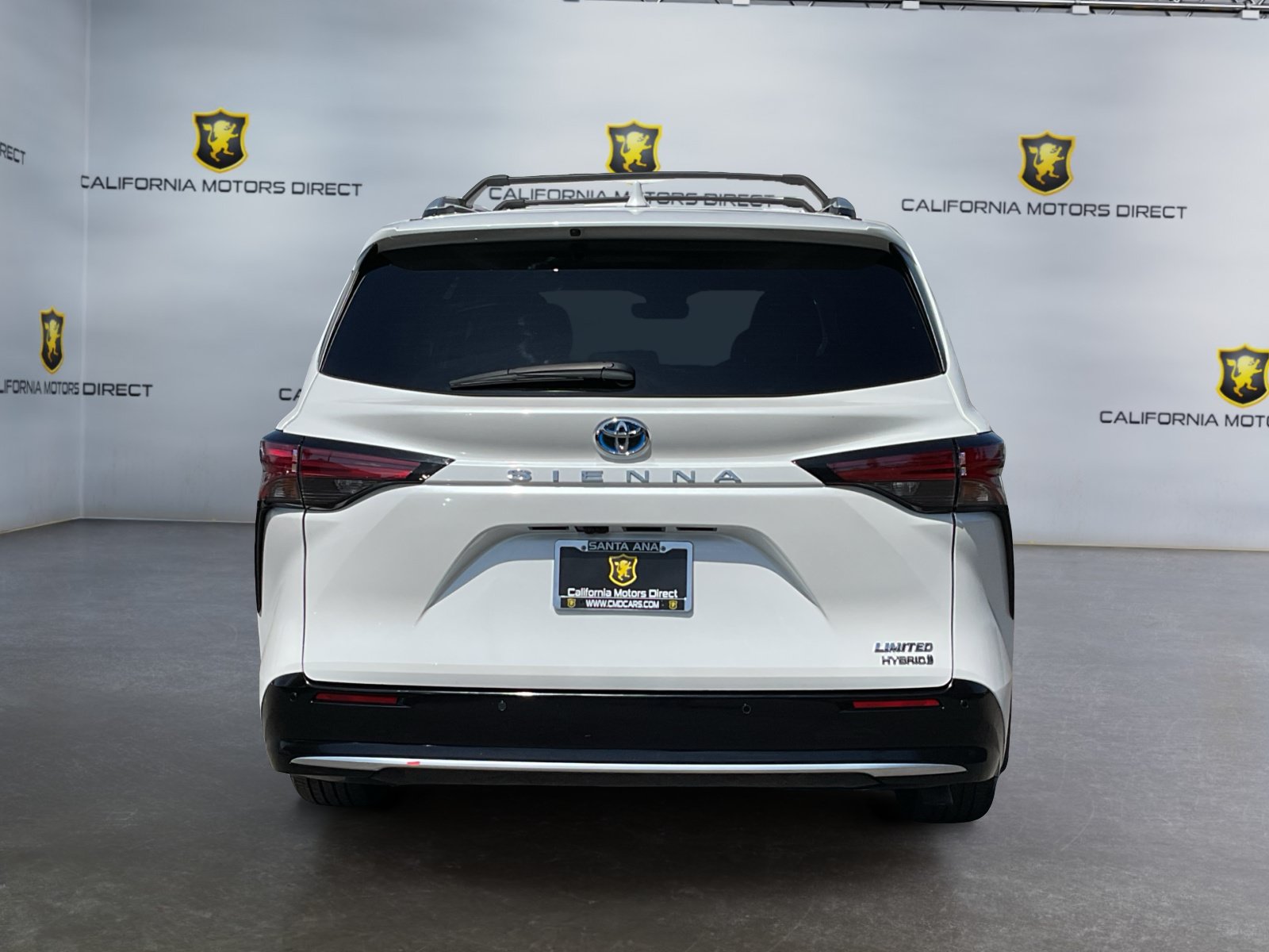 Used 2024 Toyota Sienna Limited FWD image 6