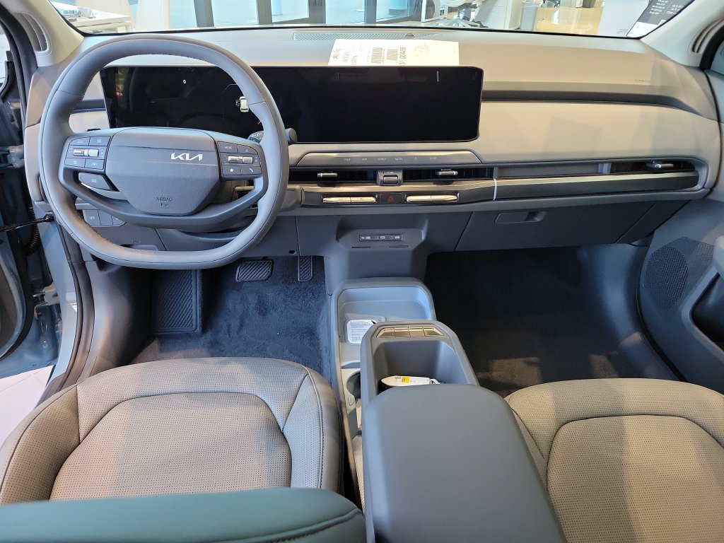 New 2027 Kia EV3 Wind FWD image 13