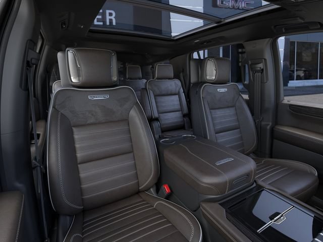 New 2026 GMC Yukon Denali Ultimate w/ LPO, Floor Liner Package AWD/4WD image 16