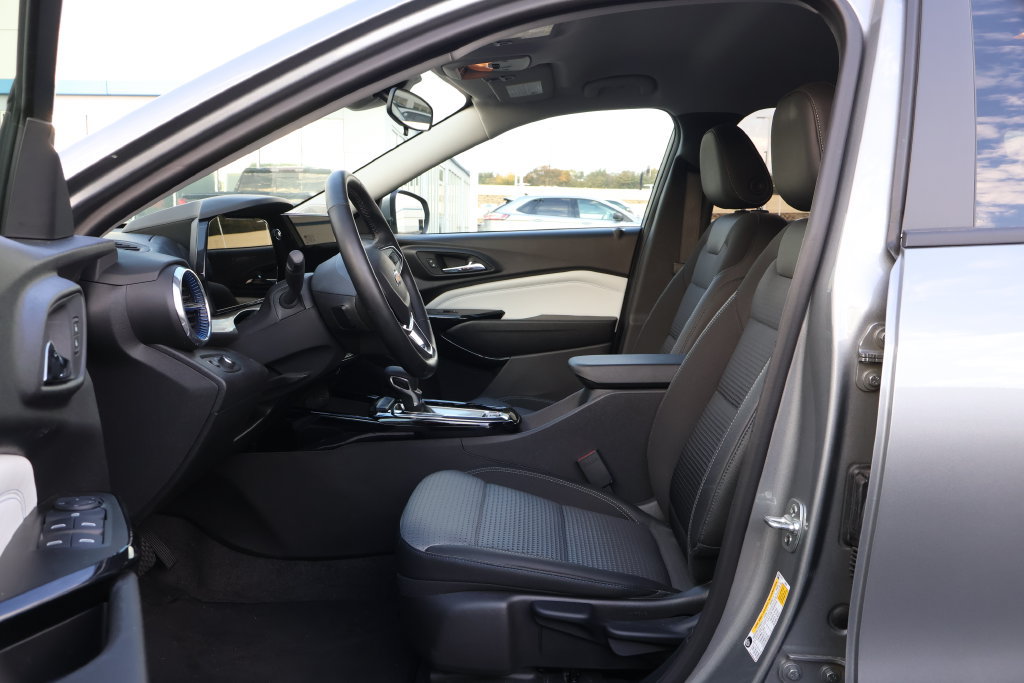 Used 2025 Chevrolet Trax LT w/ Driver Confidence Package FWD image 10