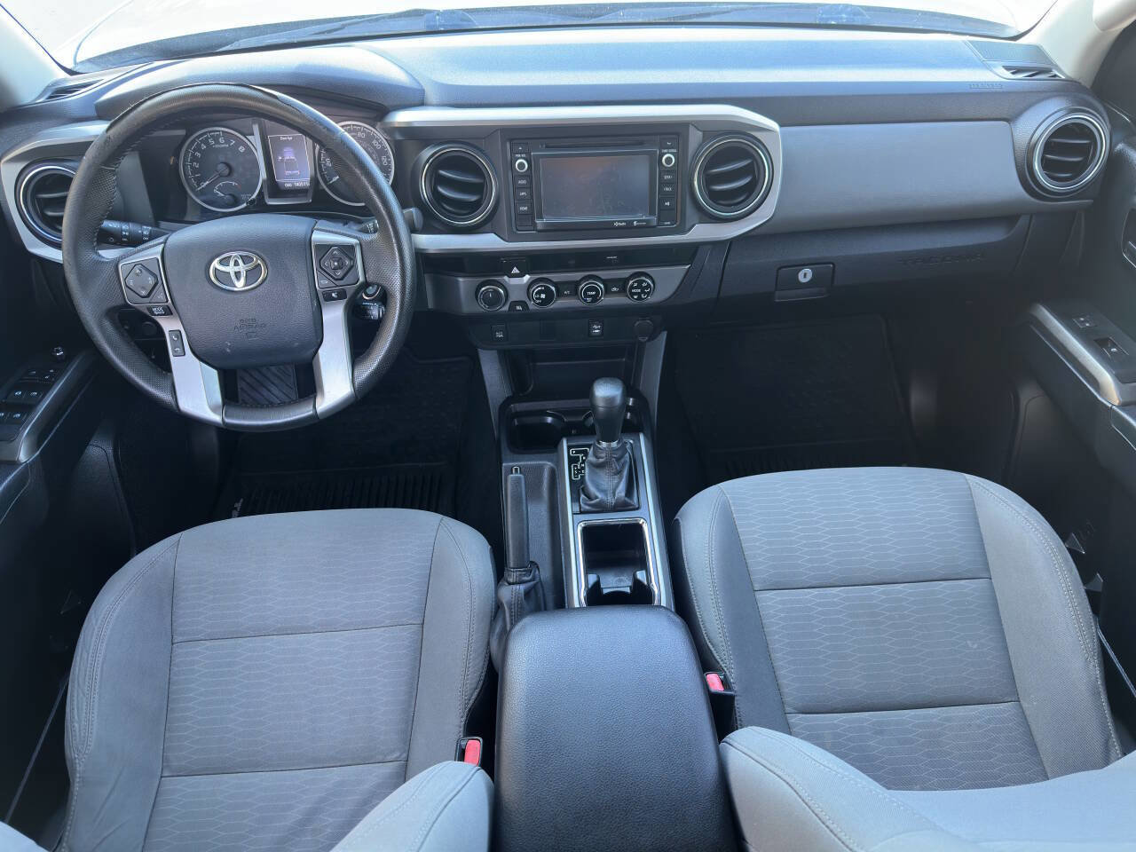 Used 2016 Toyota Tacoma SR5 w/ SR5 Appearance Package (SN) AWD/4WD image 23