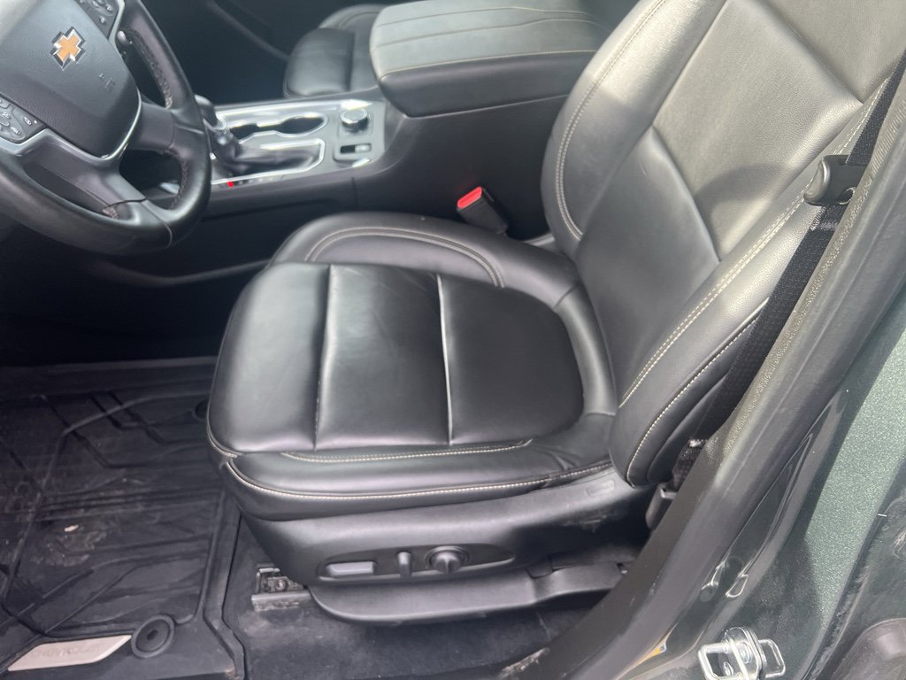 Used 2023 Chevrolet Traverse LT w/ LPO, Floor Liner Package image 10