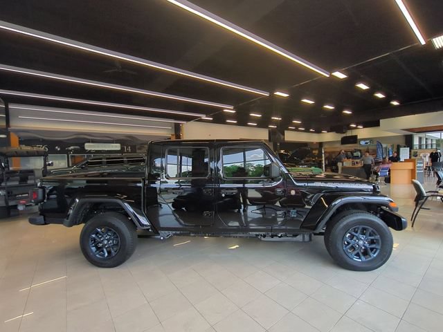 New 2026 Jeep Gladiator Mojave AWD/4WD image 6