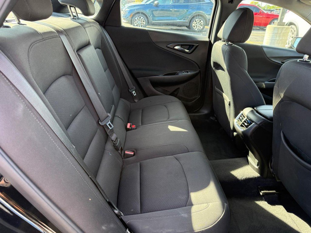 Used 2018 Chevrolet Malibu LT FWD image 7