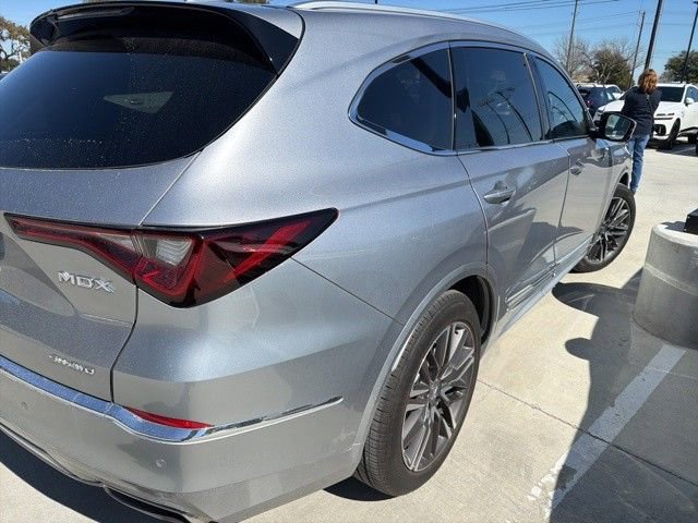 Used 2025 Acura MDX w/ Advance Package image 4