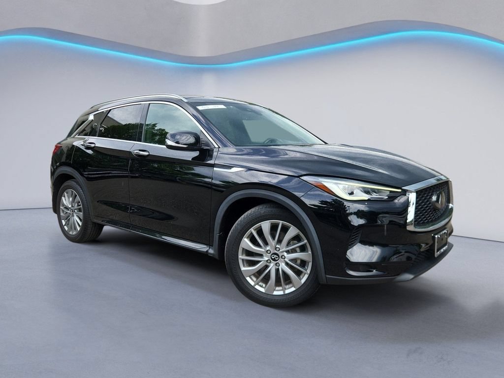 Used 2023 INFINITI QX50 Luxe AWD/4WD image 2