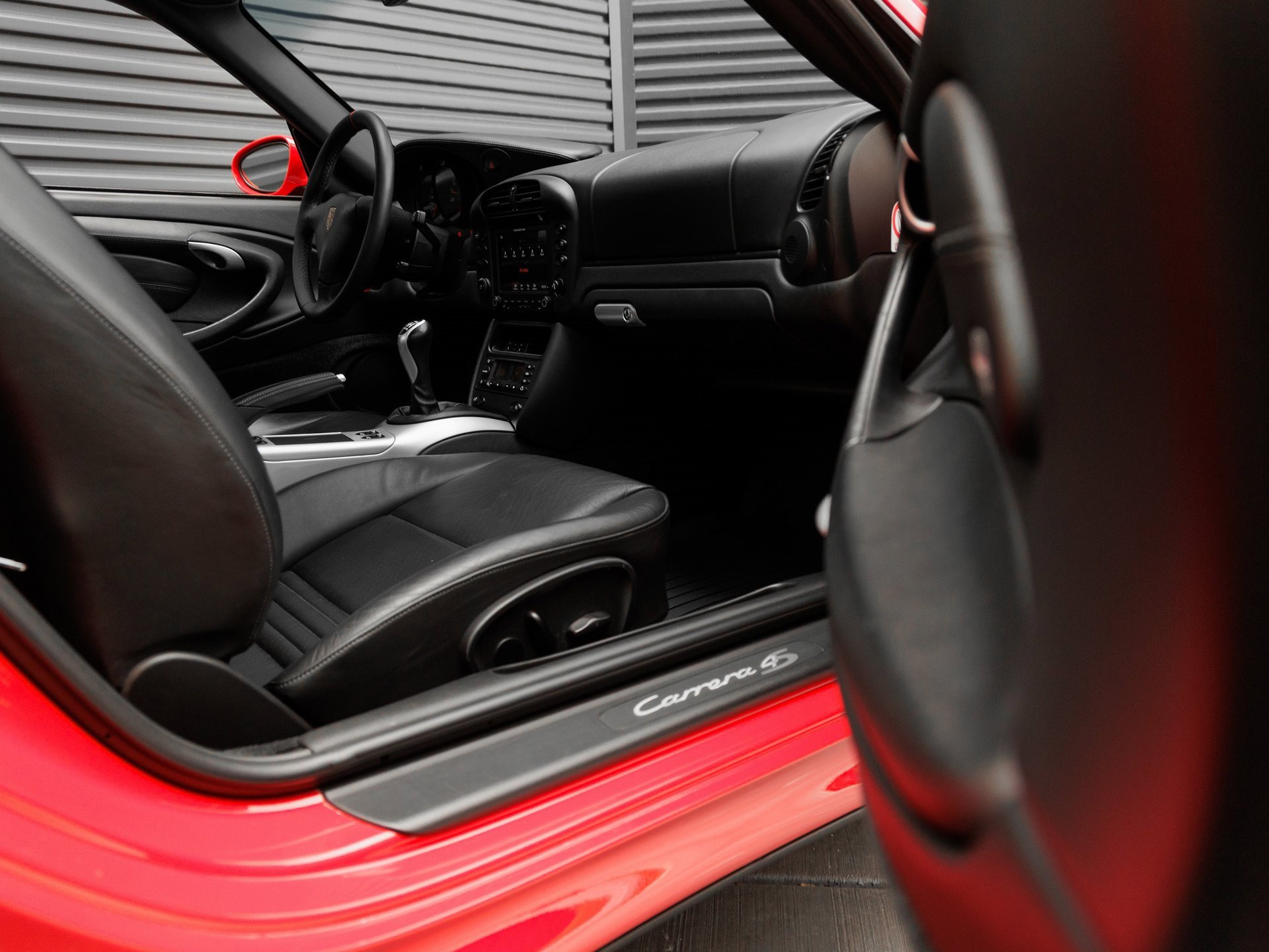 Used 2004 Porsche 911 Carrera 4S image 31