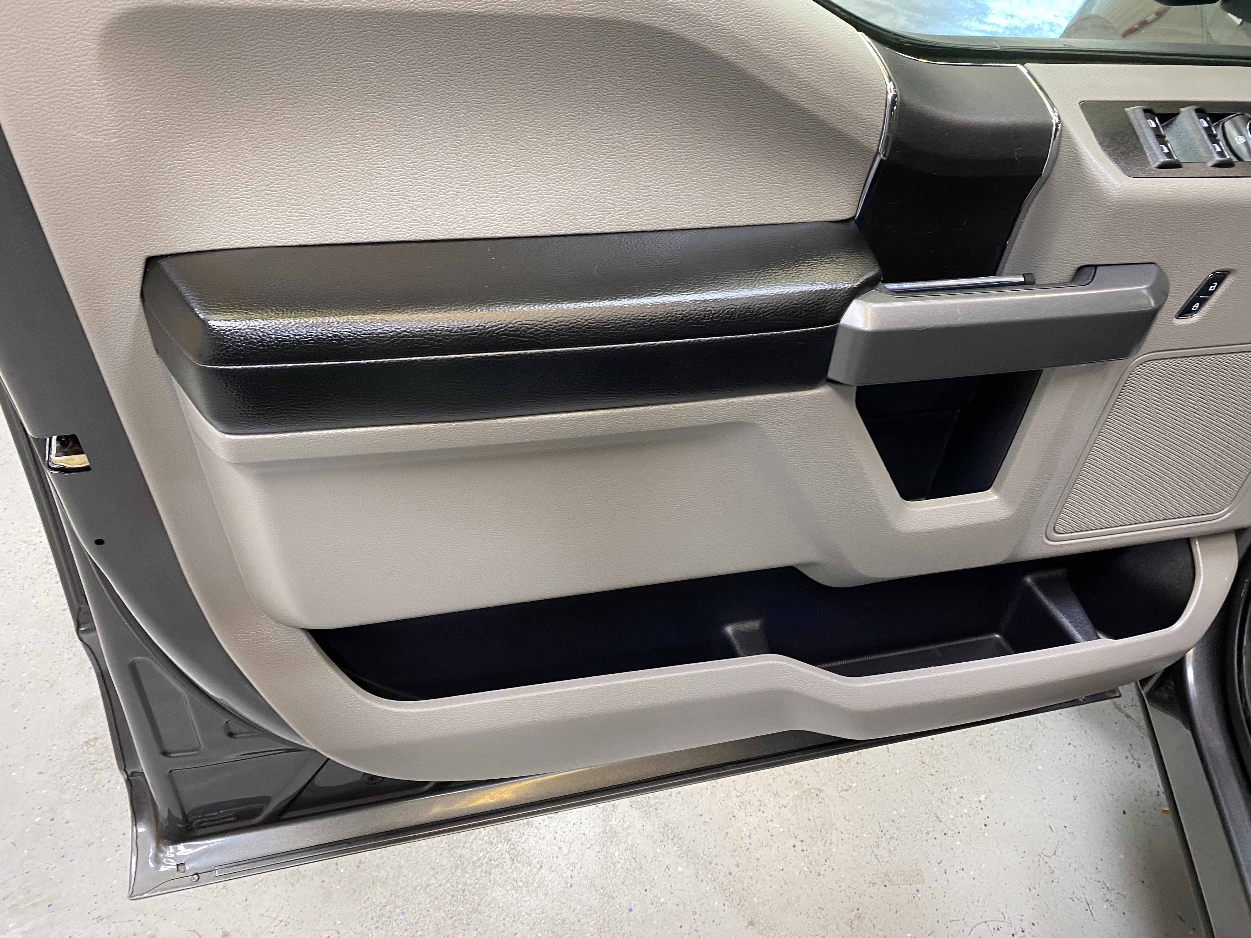 Used 2017 Ford F150 XLT image 20