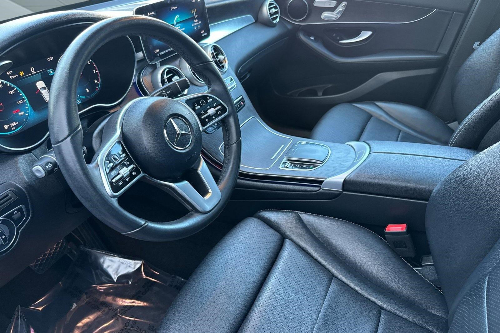 Used 2022 Mercedes-Benz GLC 300 4MATIC image 4