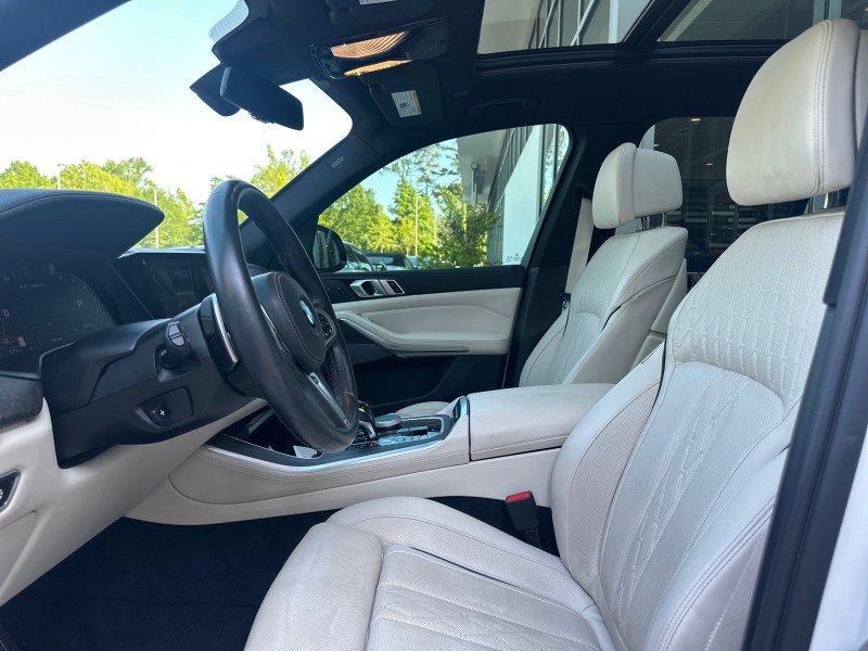 Used 2021 BMW X5 M50i image 25