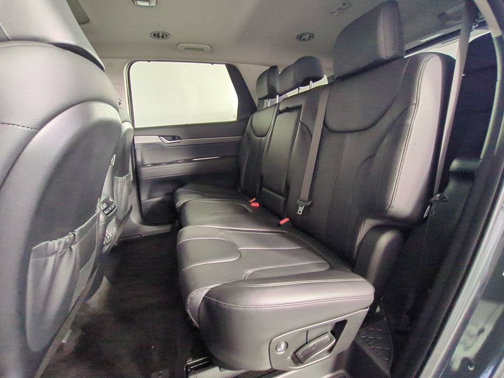 Used 2022 Hyundai Palisade SEL w/ 8P Bench Seat Package FWD image 17