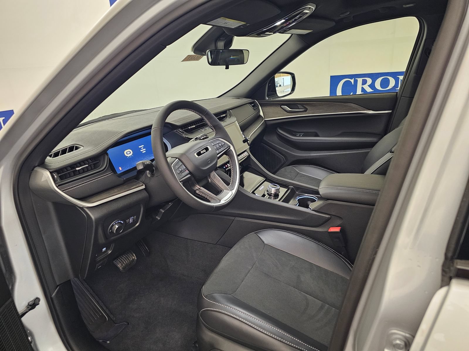 New 2026 Jeep Grand Cherokee Altitude AWD/4WD image 11