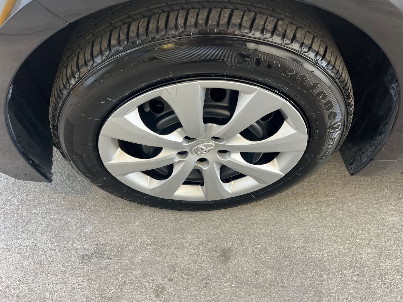 Used 2025 Toyota Corolla LE FWD image 28