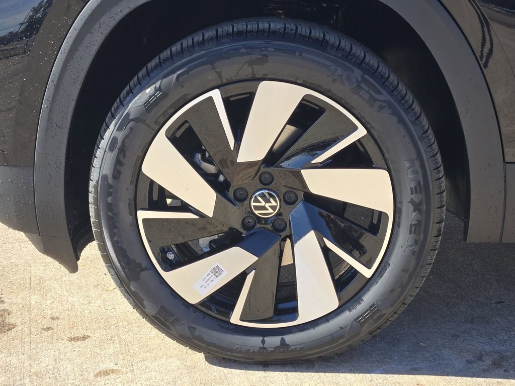 New 2026 Volkswagen Atlas Cross Sport SE image 10