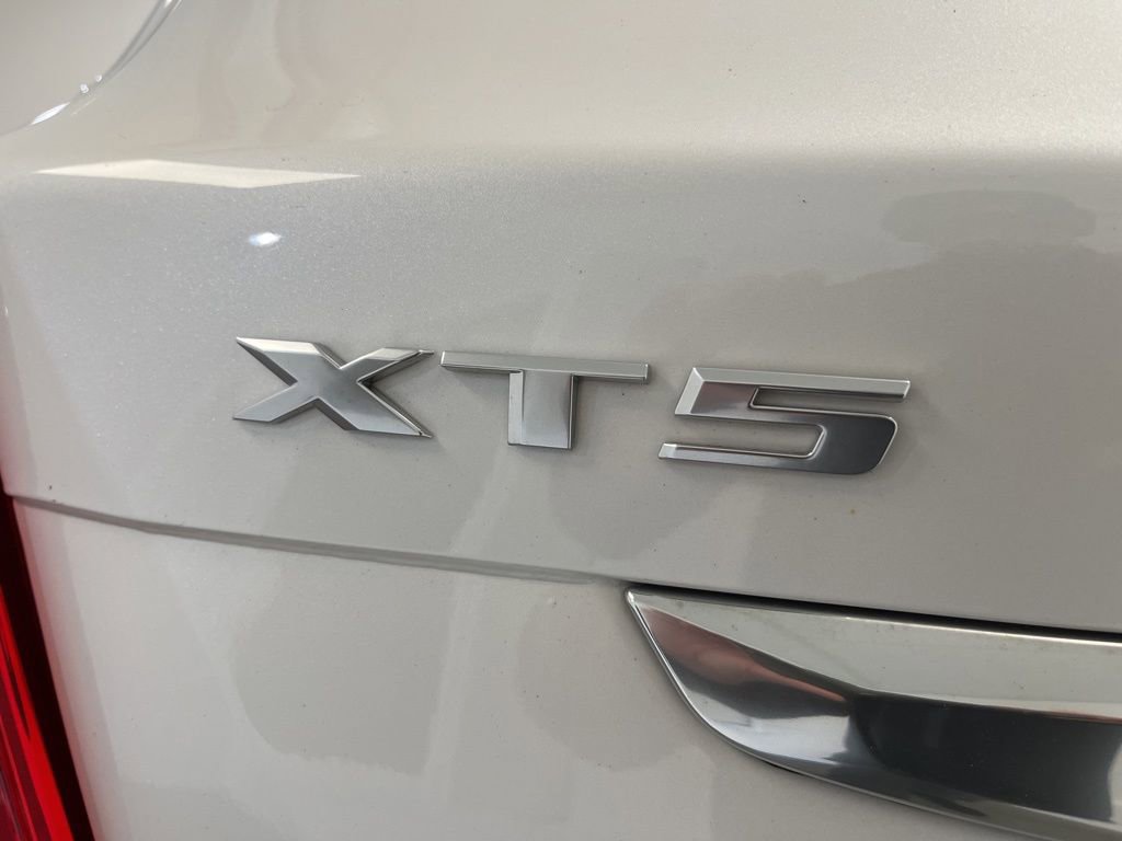 Used 2018 Cadillac XT5 Luxury w/ Driver Awareness Package image 24