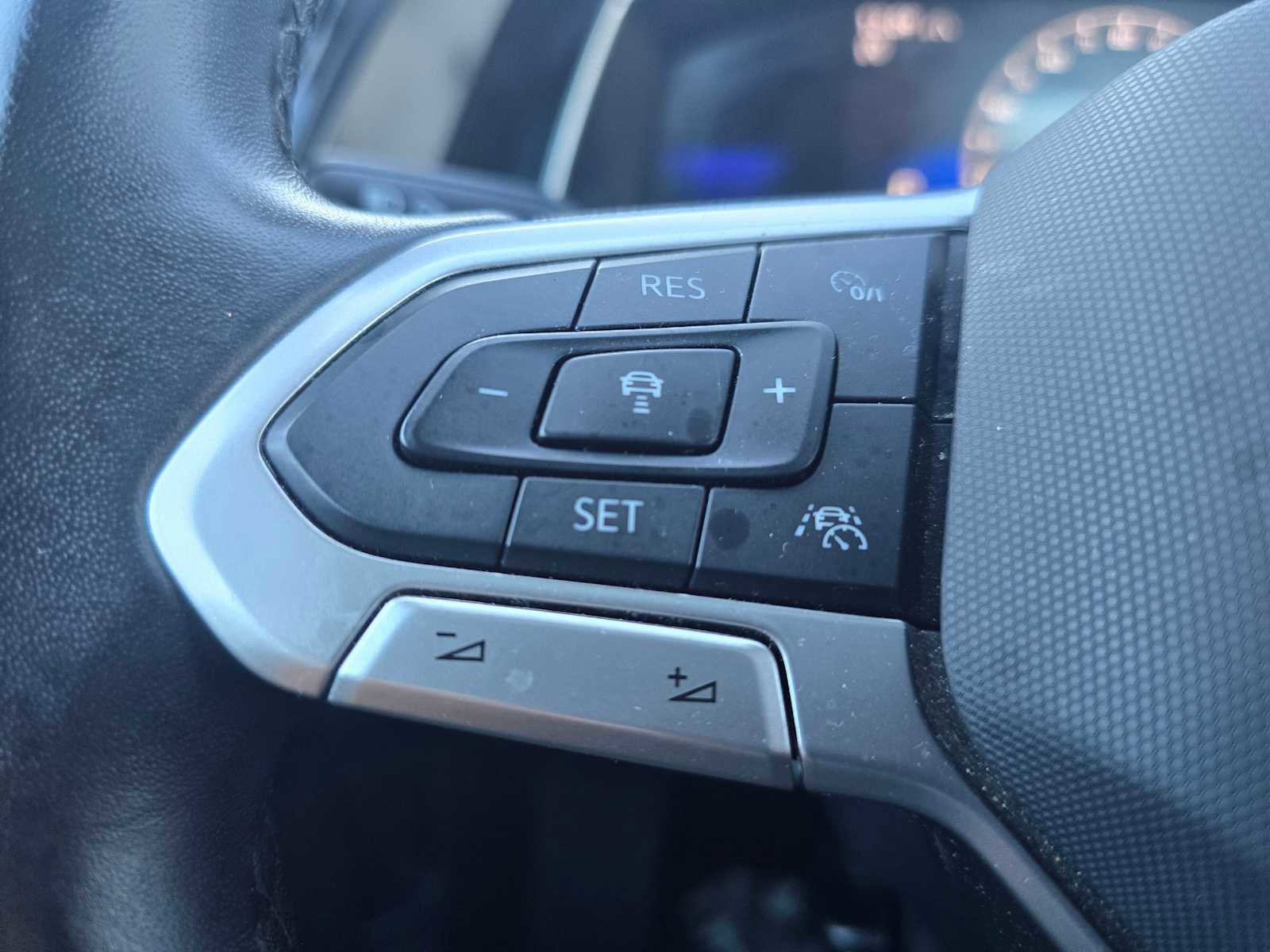 Used 2024 Volkswagen Jetta SE image 33