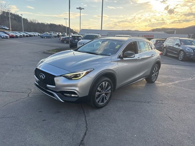 Used 2018 INFINITI QX30 Premium w/ Navigation Package image 4