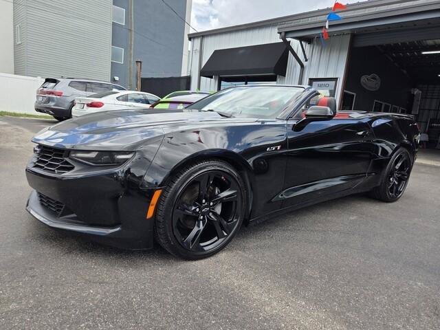 Used 2020 Chevrolet Camaro LT RWD image 3