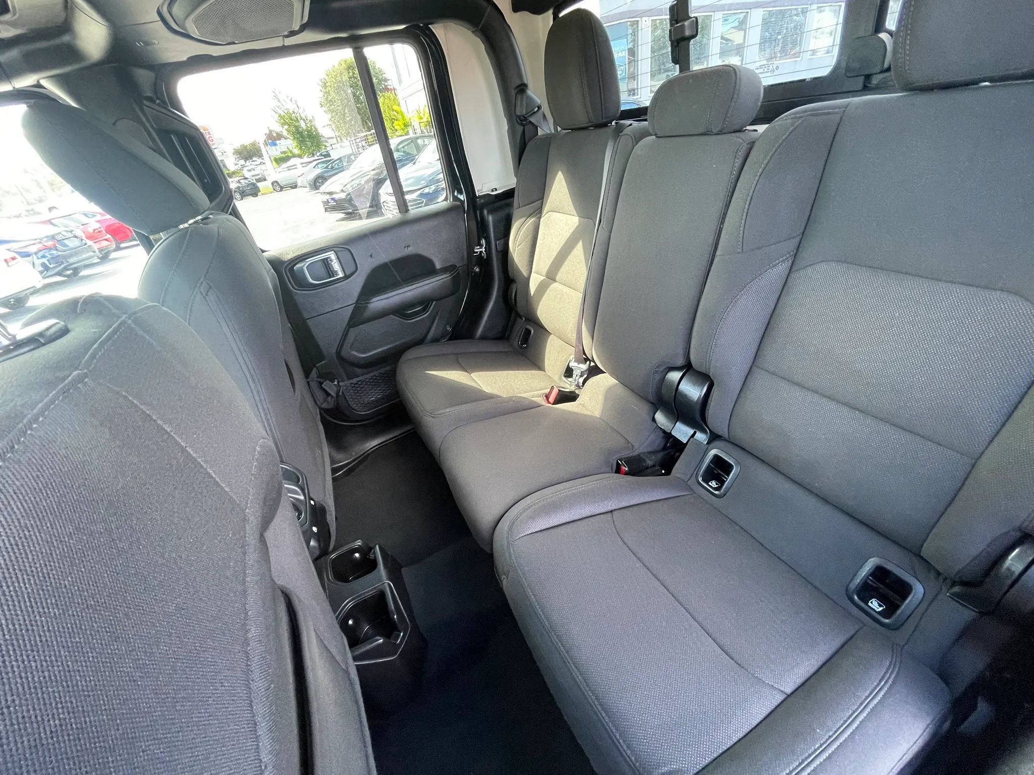 Used 2023 Jeep Gladiator Overland AWD/4WD image 19